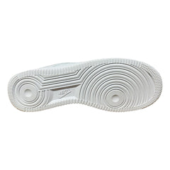 Bottom sole of NAF 1 Low - Triple White featuring non-marking rubber outsole and cushioned footbed