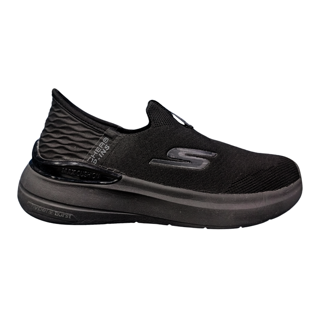 Skechers Max Cushioning Slip-In Hyperburst All Black